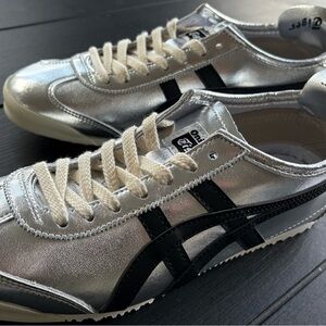 Brand new Unisex sz Euro 41.5 / US 8 Tiger Onitsuka Mexico 66 laceups.  $110